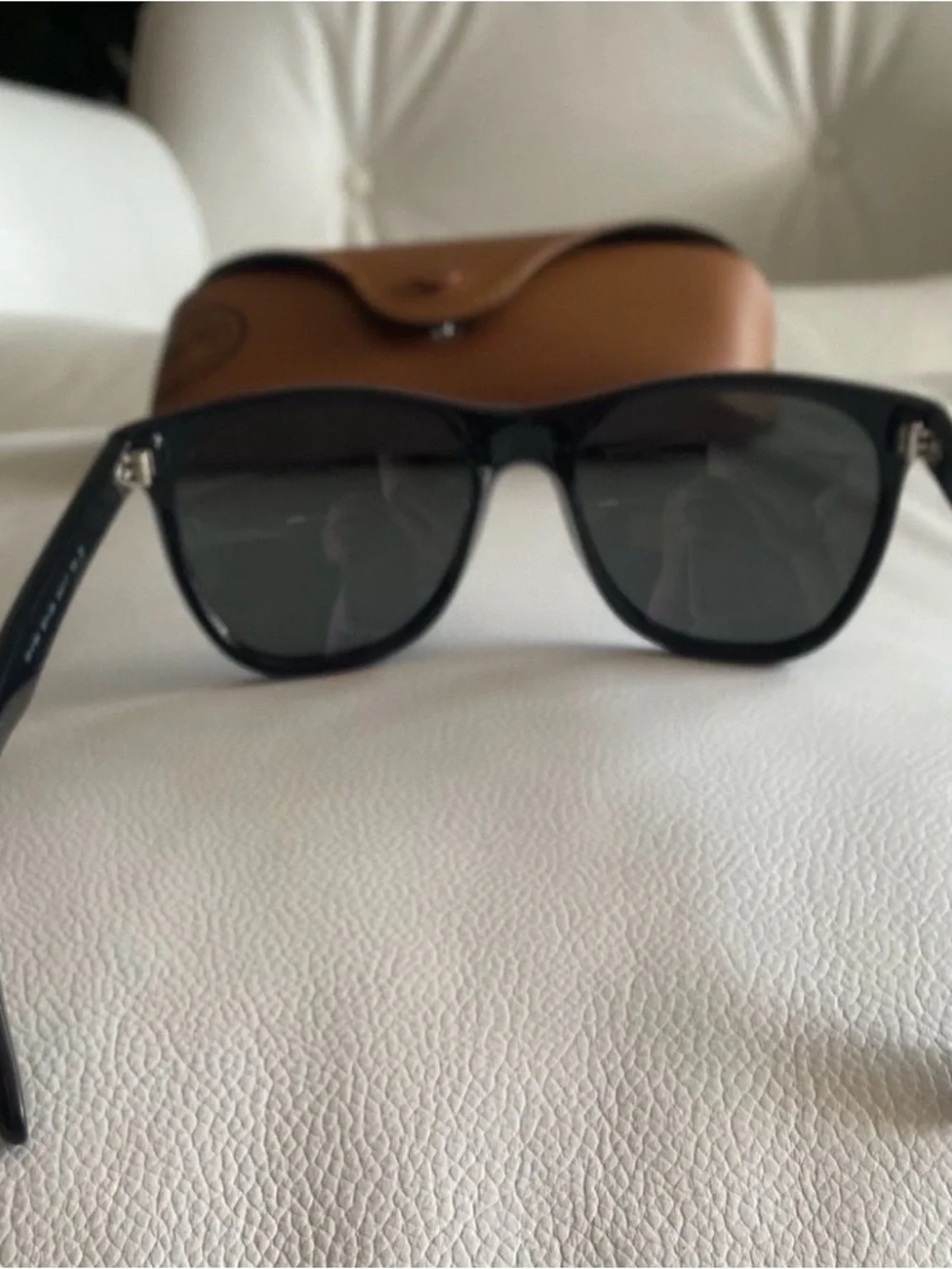 Ray-Ban Unisex Black Sunglasses with Brown Case/4184 Wayfarer 54-17-145/601-3A